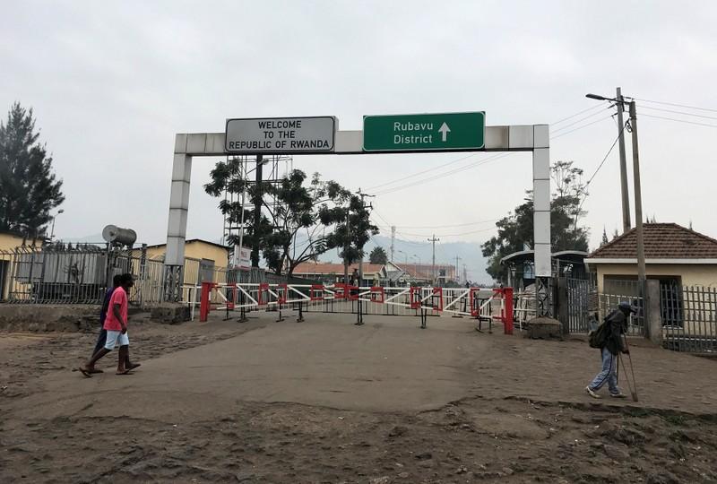   رواندا تغلق الحدود مع الكونجو بعد ظهور ثالث إصابة بالإيبولا في جوما