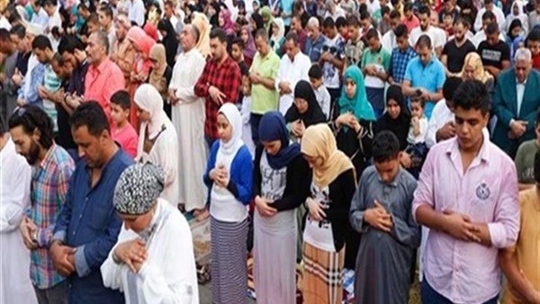   «الإفتاء» تحذر من صلاة الرجال والنساء خلال العيد الأضحى في صف واحد