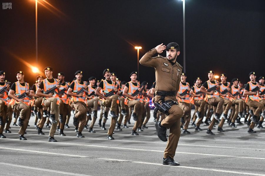   وزير الداخلية السعودي يقف على جاهزية قوات أمن الحج