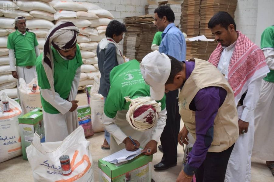   مشروع مركز الملك سلمان للإغاثة يقدم مساعدات باليمن ولبنان  