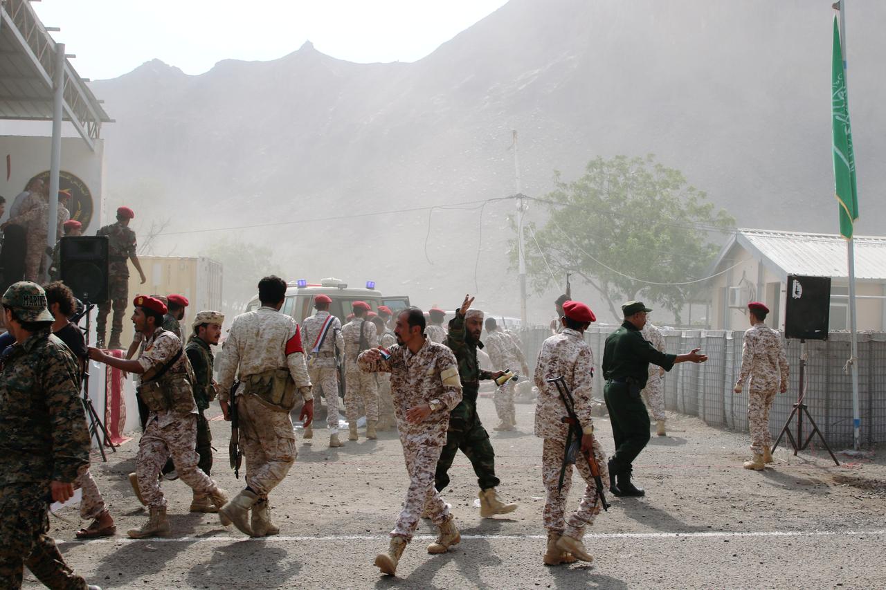   مقتل أكثر من 30 في هجوم للحوثيين في عدن والسعودية تتهم إيران    