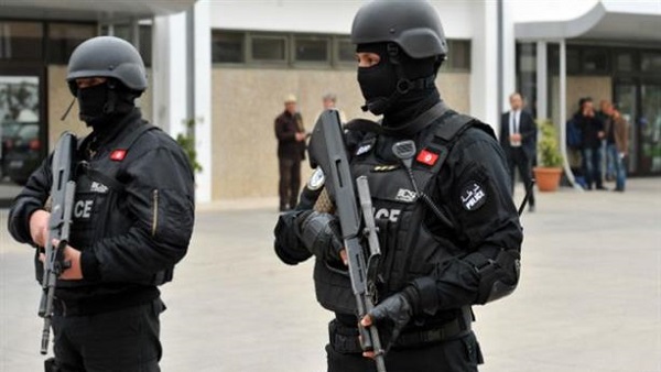   عاجل| مقتل شرطي و 3 إرهابيين في تبادل لإطلاق النار جنوب تونس