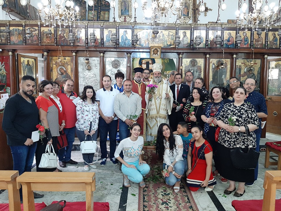   كنيسة الروم الأرثوذوكس بدمياط تحتفل بعيد الصليب المقدس بحضور المطران نيفون