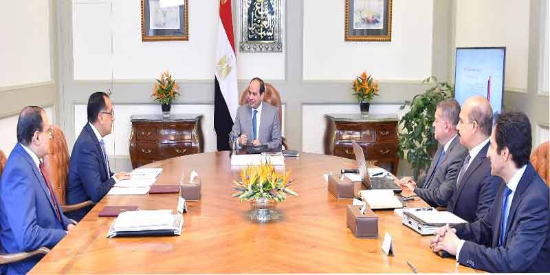   الرئيس السيسي يجتمع مع رئيس مجلس الوزراء و وزير قطاع الأعمال العام