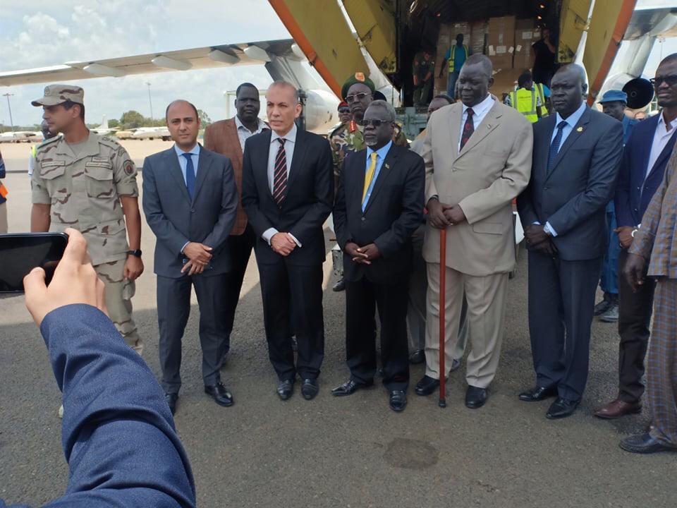   مصر تُقدم شحنات مُساعدات إلى الأشقاء في جنوب السودان