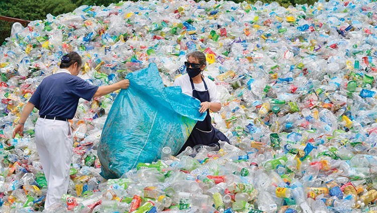   دراسة: البلاستيك يحتل أمعاءنا