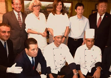   السياحة: تستضيف أحد أكبر الشيفات الصينيين لتدريب الطهاة المصريين بالغردقة على فنون الطعام الصيني