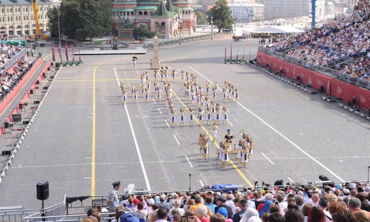   ختام المهرجان الدولى الثانى عشر للموسيقات العسكرية بروسيا