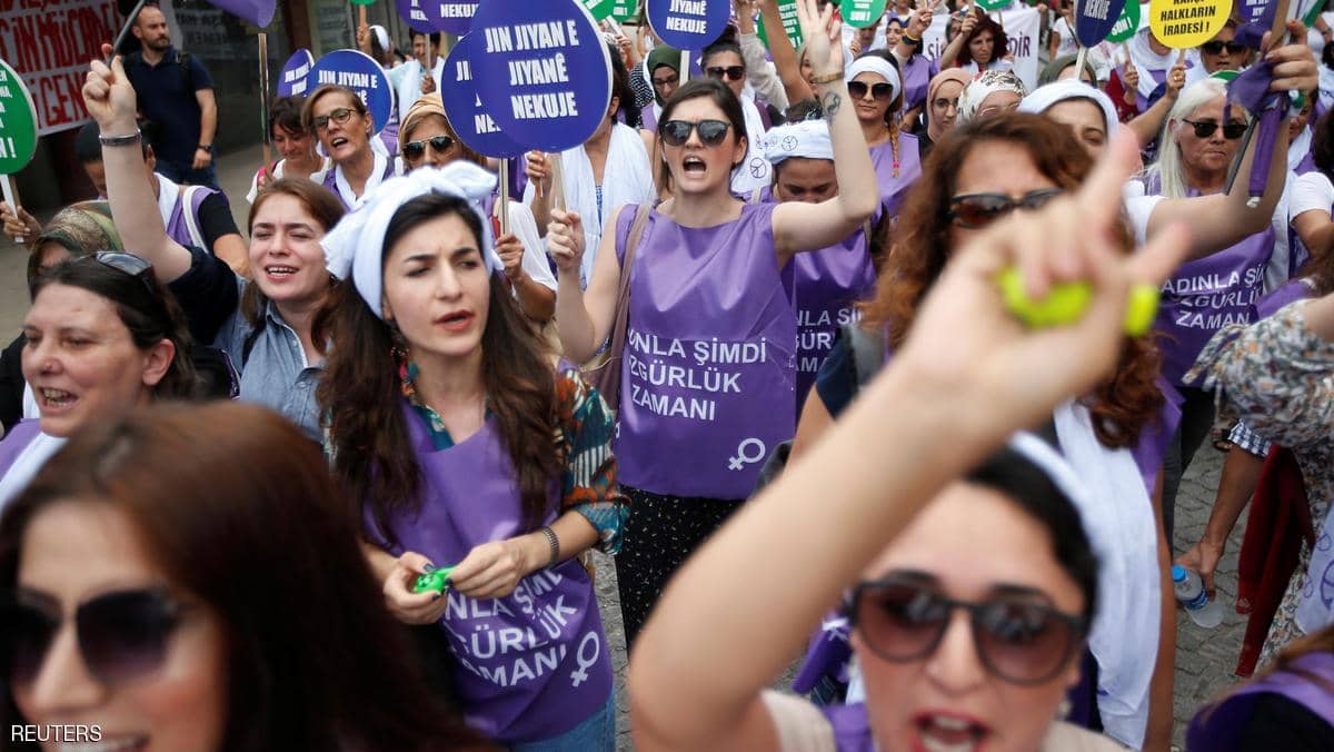   غضب النساء يشعل تركيا بسبب تردي أوضاع المرأة في البلاد