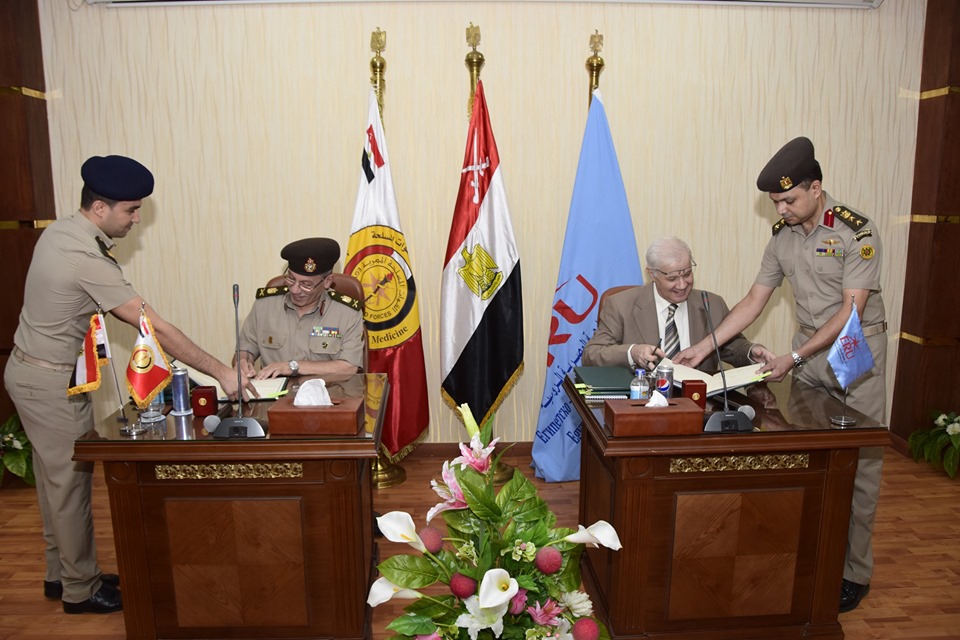   كلية الطب بالقوات المسلحة توقع بروتوكلات تعاون مع الجامعة البريطانية والجامعة المصرية الروسية