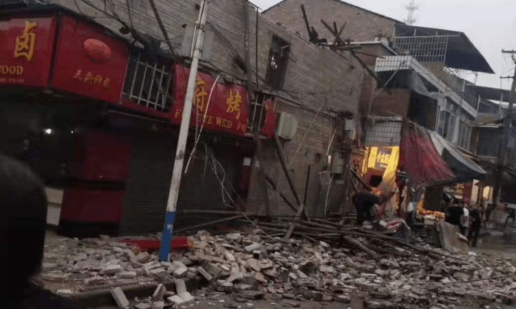   مصرع وإصابة 30 شخصا فى زلزال ضرب مقاطعة غرب الصين
