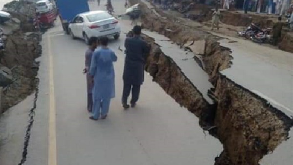   مصرع وإصابة 108 جراء زلزال قوى ضربت كشمير الباكستانية (صور )