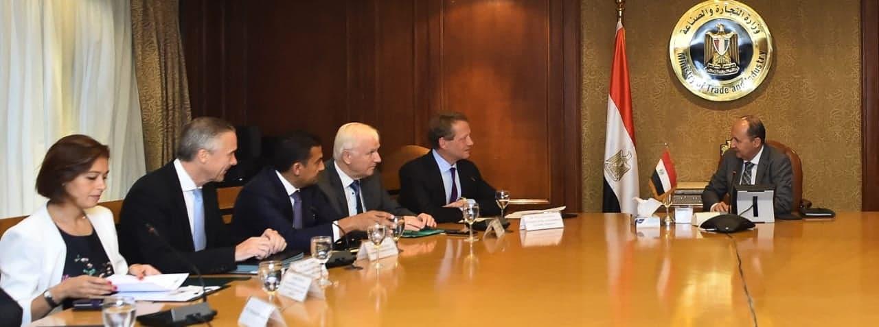   وزير التجارة يبحث مع رئيس اتحاد الغرف التجارية الألمانية سبل تعزيز التعاون الاقتصادى المشترك بين مصر وألمانيا