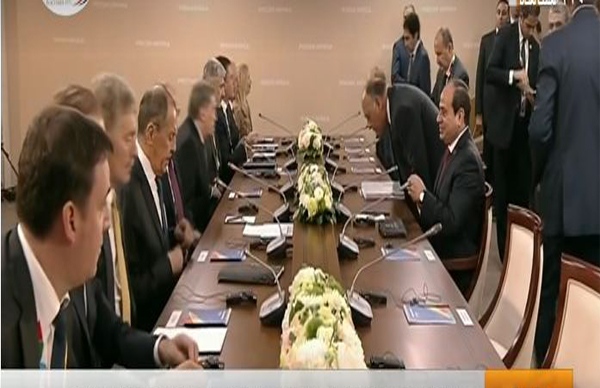   شاهد|| لحظة وصول الرئيس السيسي إلى مقر القمة الأفريقية الروسية في مدينة سوتشي