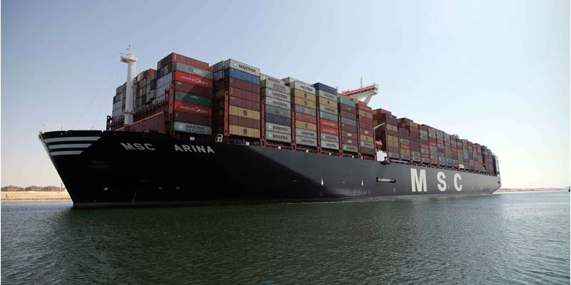   أكبر سفينة حاويات في العالم تعبر قناة السويس بحمولة 234 ألف طن