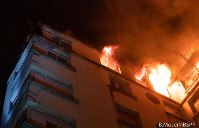   السيطرة على حريق داخل شقة سكنية فى الأزبكية