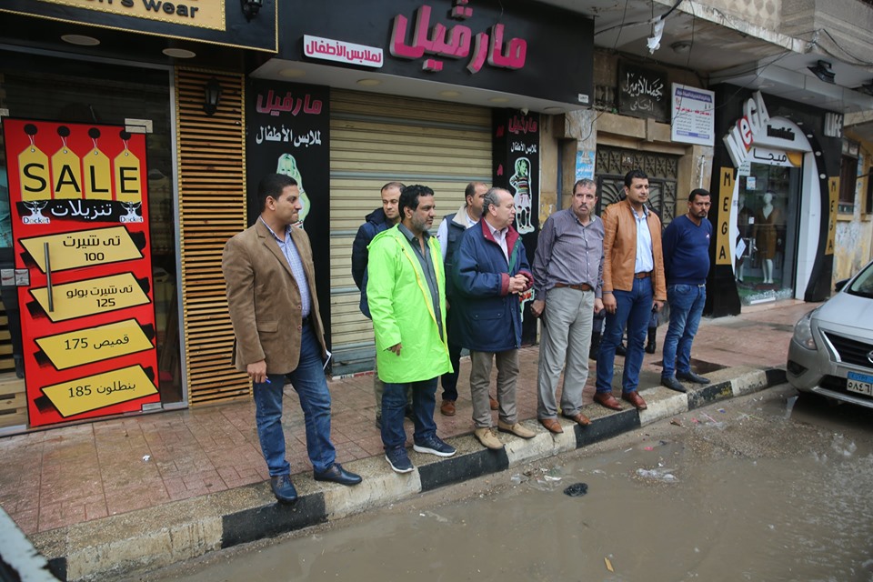   صور|| محافظ كفر الشيخ يترأس فريق عمل لكسح مياه الأمطار