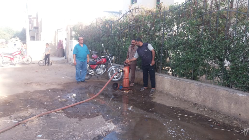   مياه المنيا تعلن السيطرة على حريق قرية بالتعاون مع الحماية المدنية