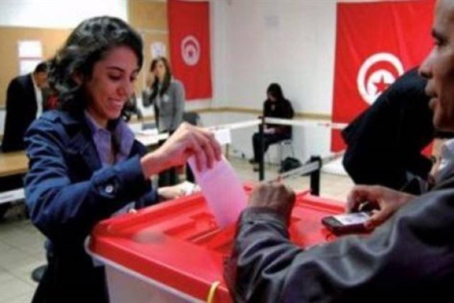   إغلاق صناديق الاقتراع التونسية لجولة الإعادة للاستحقاق الرئاسي