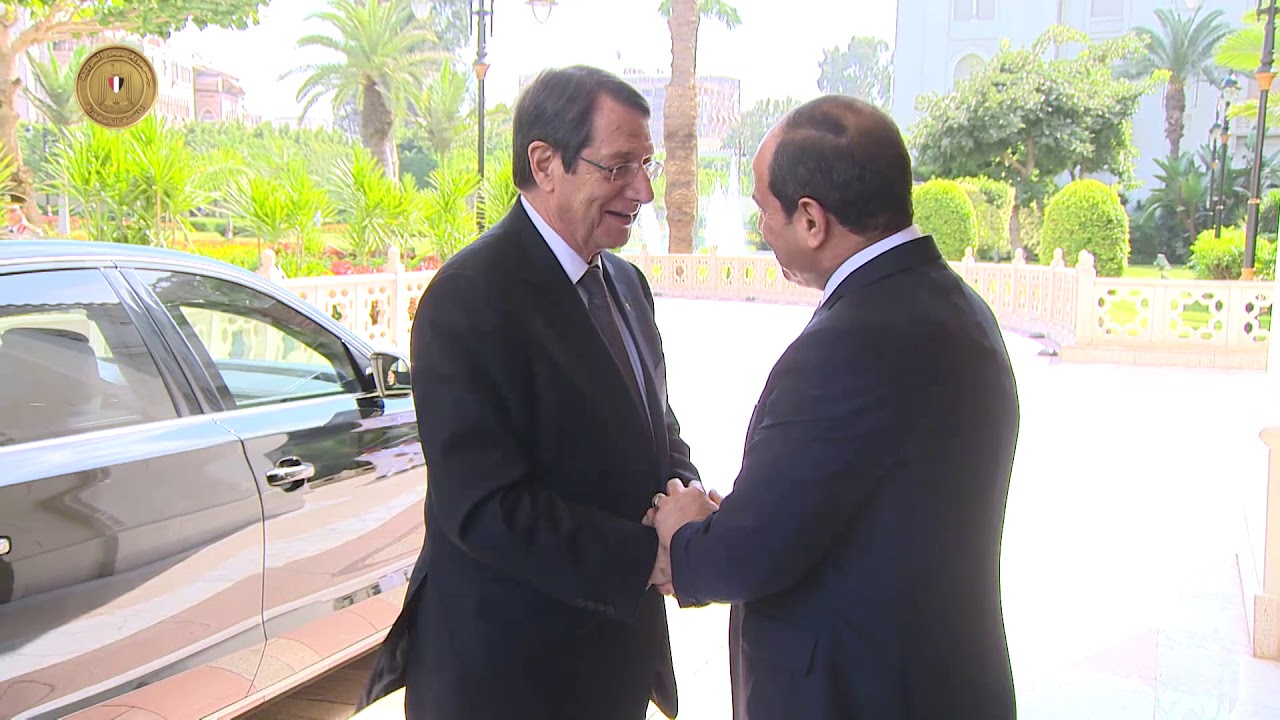   شاهد|| استقبال الرئيس السيسي للرئيس القبرصى ورئيس وزراء اليونان