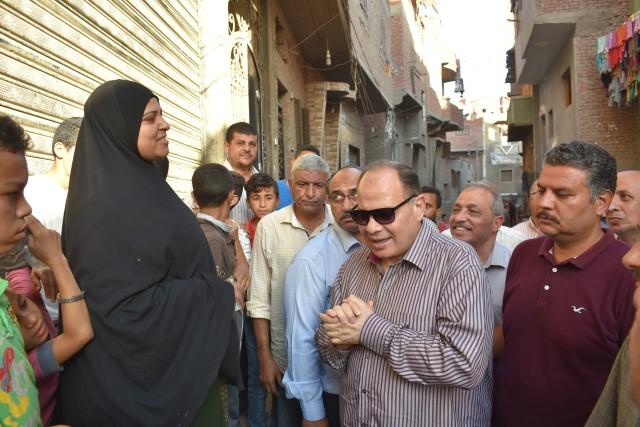 محافظ الفيوم يقوم بجولة ميدانية بقرية دسيا