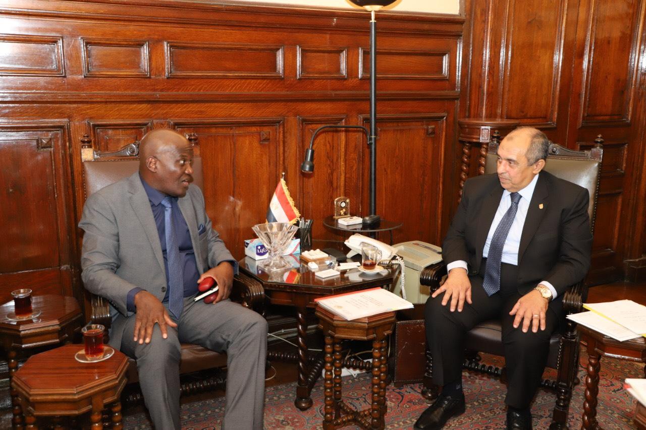   وزير الزراعة يبحث مع سفير غانا بالقاهرة سبل التعاون الزراعي بين البلدين