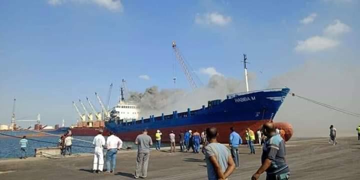   نيابة دمياط تحقق في حادث وفاة شخص واصابة 8 بحريق سفينة تحمل علم توجو بميناء دمياط