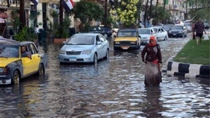   الأمطار تضرب الشوارع.. طوارئ فى الإسكندرية لمواجهة سوء الطقس