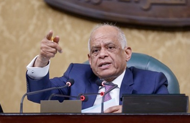   عبدالعال يصدر فرمان لأعضاء البرلمان: «ممنوع الانحناء للوزراء»