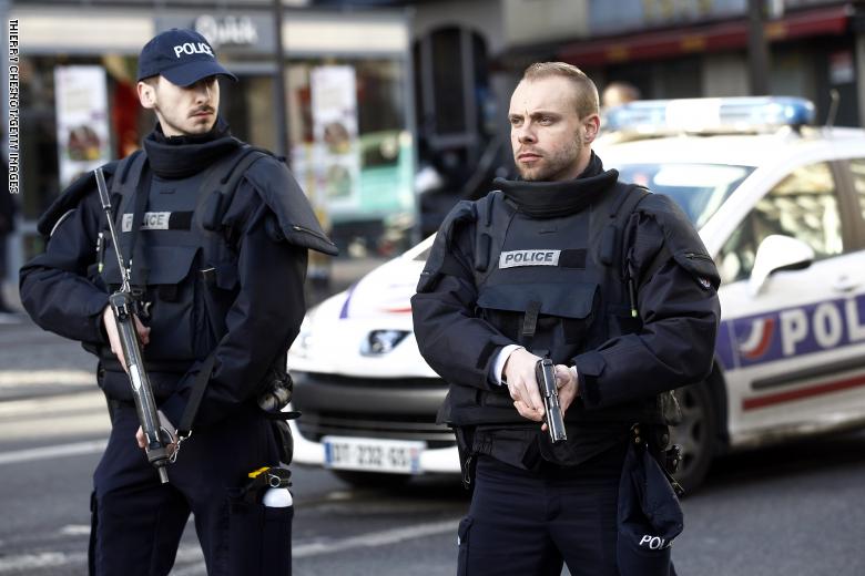   القبض على شخص فى فرنسا  بتهمة التخطيط لهجوم إرهابى