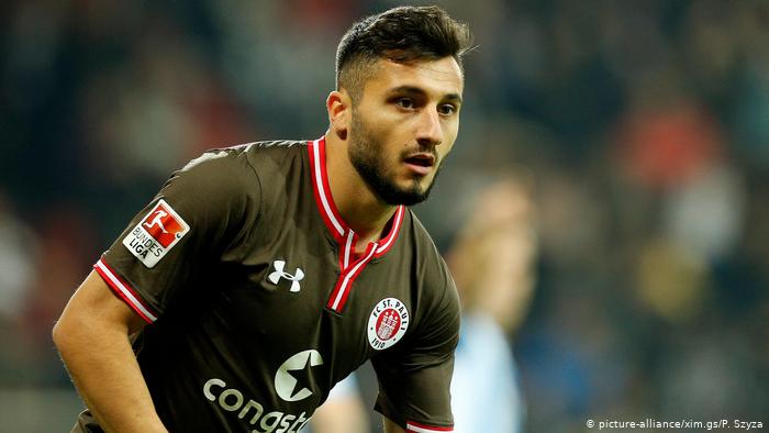   فريق سانت بولى الألمانى يفسخ عقد لاعبه التركى بسبب تأييده للعملية العسكرية التركية فى سوريا