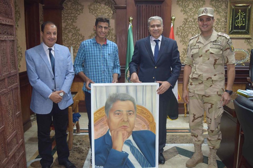   محافظ المنيا يشيد بتحويل المدارس الفنية إلى عسكرية