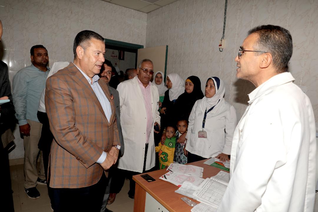   محافظ بني سويف يزور مستشفى ناصر العام ويأمر بتوفير وسائل الراحة للمرضي