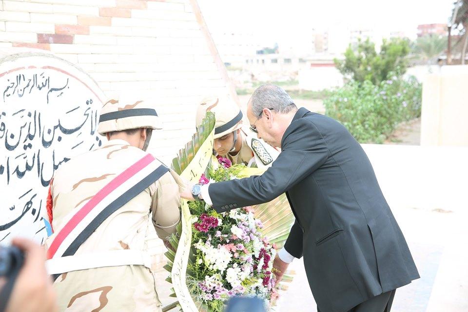   صور|محافظ كفرالشيخ يضع إكليل الزهور على قبر الجندى المجهول احتفالأً بالذكرى الـ 46 لإنتصارات أكتوبر