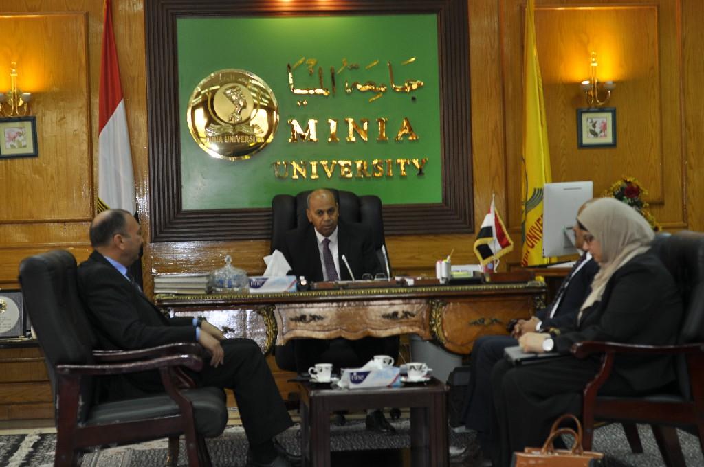   رئيس جامعة المنيا يستقبل وفد «منظومة  الشكاوى الحكومية الموحدة» بمجلس الوزراء