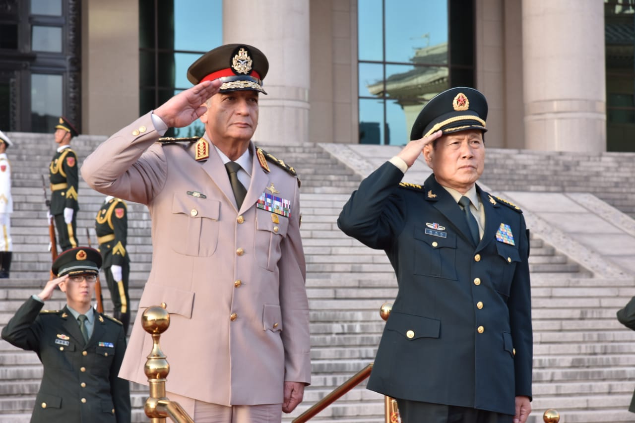   وزير الدفاع يعود إلى القاهرة بعد زيارة رسمية إلى الصين