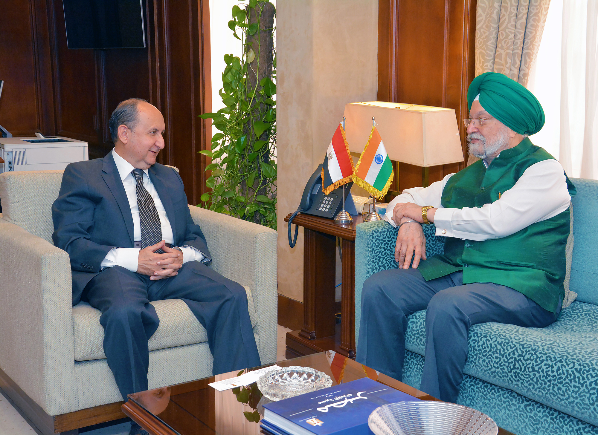   وزير التجارة والصناعة ونظيره الهندى يبحثان تعزيز التعاون الاقتصادى المشترك بين البلدين