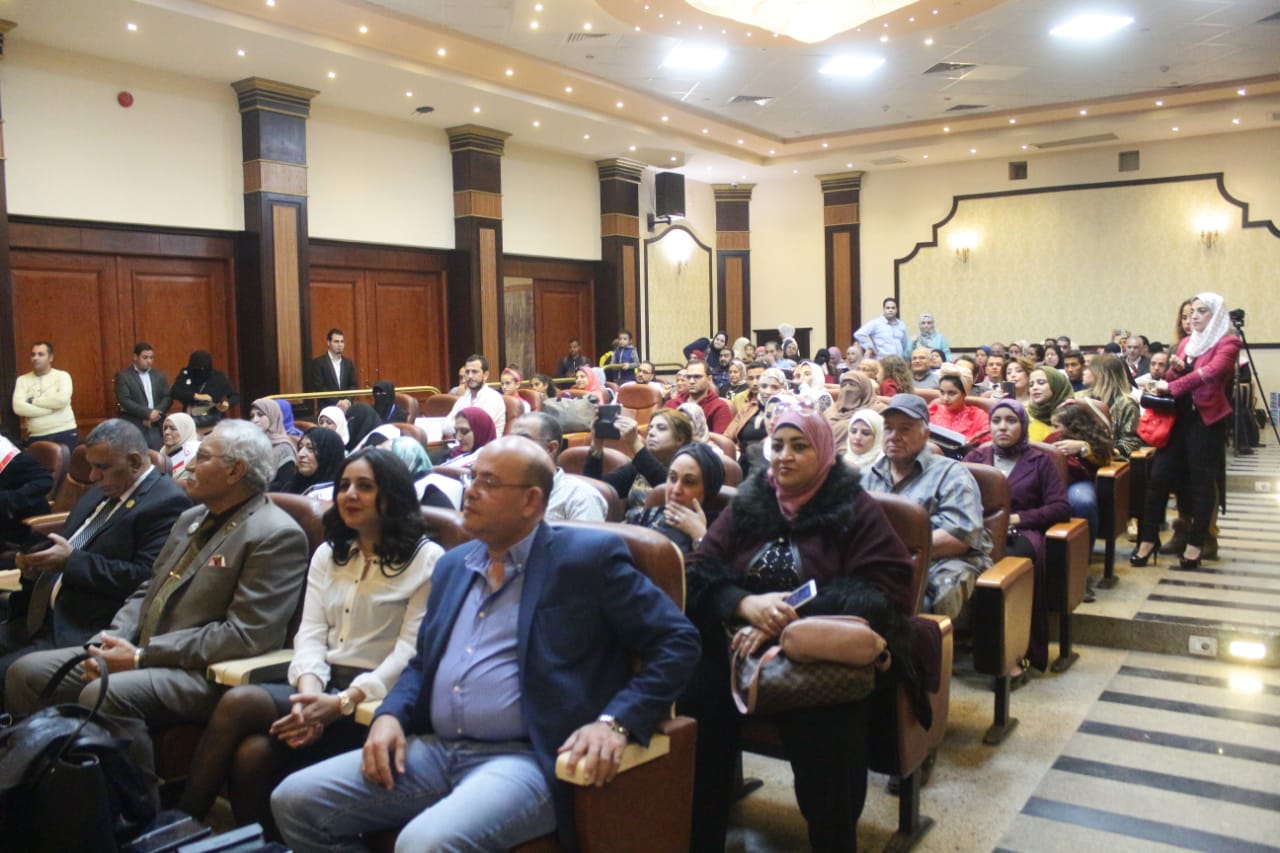   تكريم 200 شخصية نسائية بمؤتمر «عظيمات مصر قد التحدي»