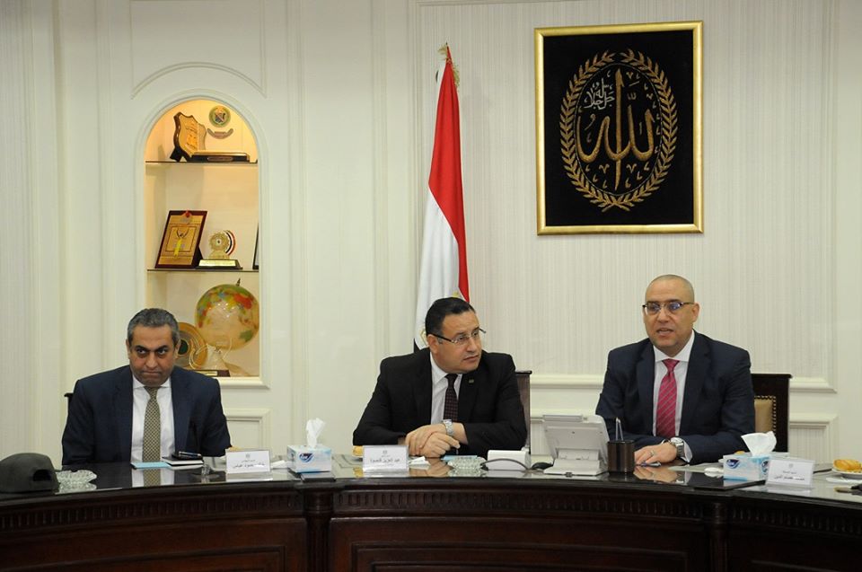   وزير الإسكان ومحافظ الإسكندرية يتابعان مشروع تطوير محور المحمودية بمحافظة الإسكندرية