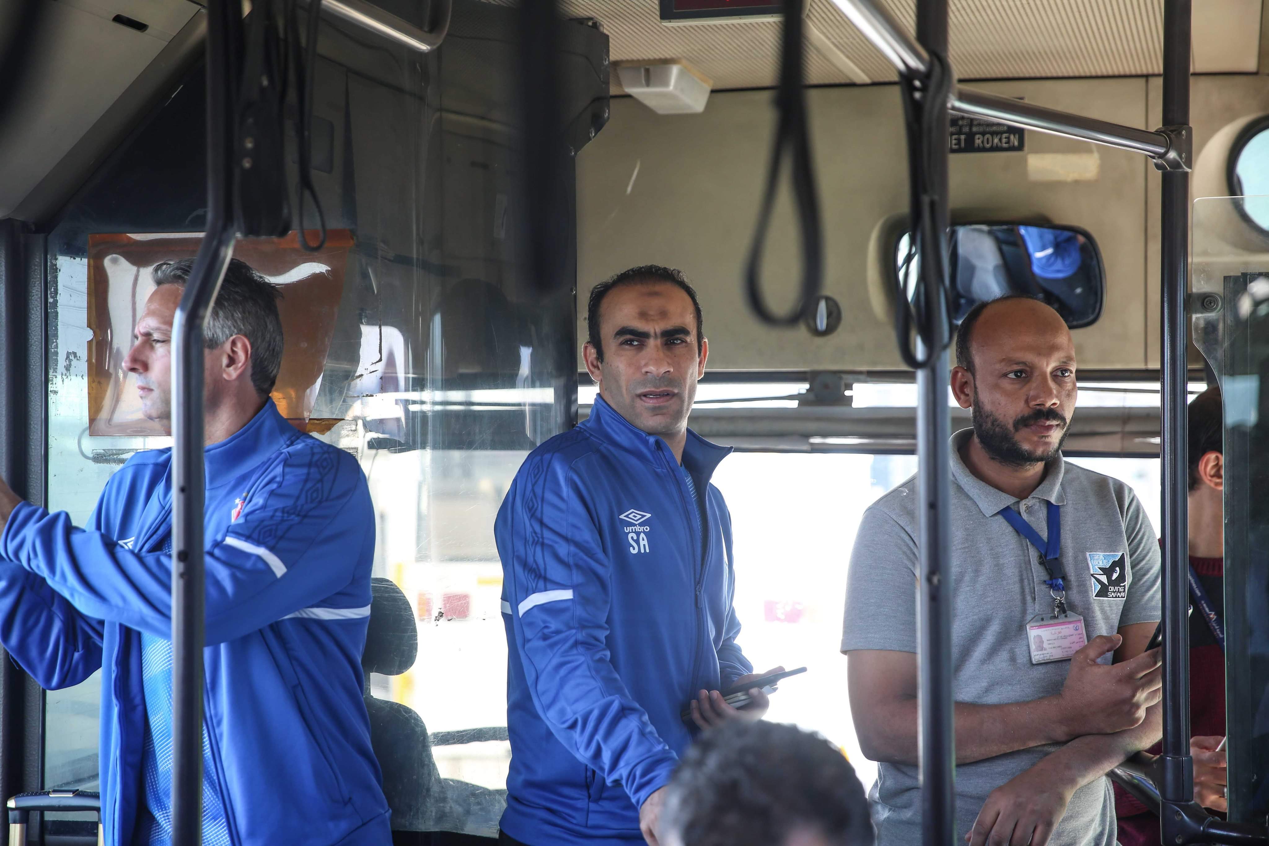   صور|| بعثة فريق الأهلي تصل تونس استعدادا لمواجهة النجم