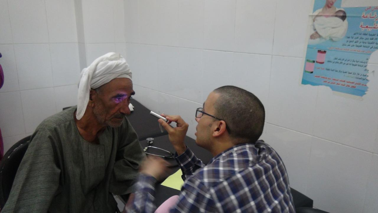   قافلة طبية لـ«جامعة المنيا» بقرية بني عامر توقع الكشف على 350 حالة مرضية