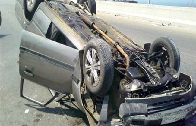   سقوط سيارة أعلى كوبري النيل بالمنيا واصابة 2 بجروح خطيرة