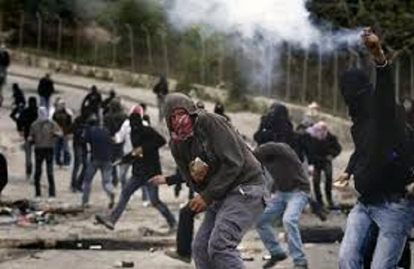   تزامناً مع  ذكرى رحيل عرفات.. إصابة عشرات الفلسطينيين برصاص الاحتلال 