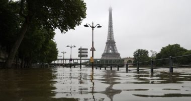   شاهد | فيضانات فرنسا تغرق برج إيفل والسيارات والمنازل