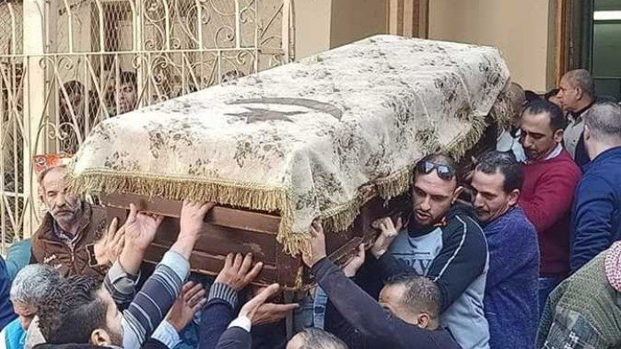   ​أهالي دمياط يشيعون جثمان ضحايا حادث بورسعيد