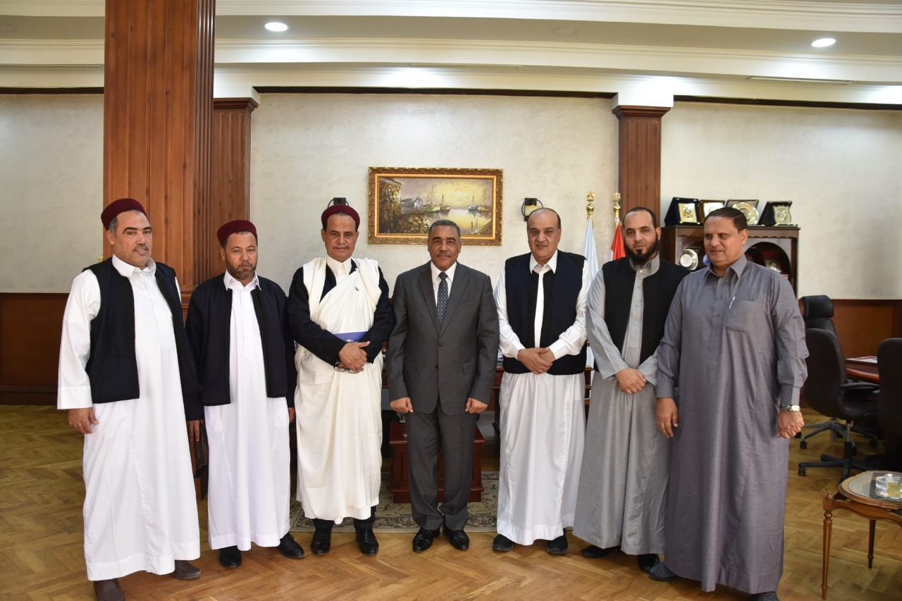 «شعيب»:الحرص على العمل الميدانى مع الوصول إلى أقصى التجمعات ودراسة كافة ملفات ومطالب أبناء مطروح