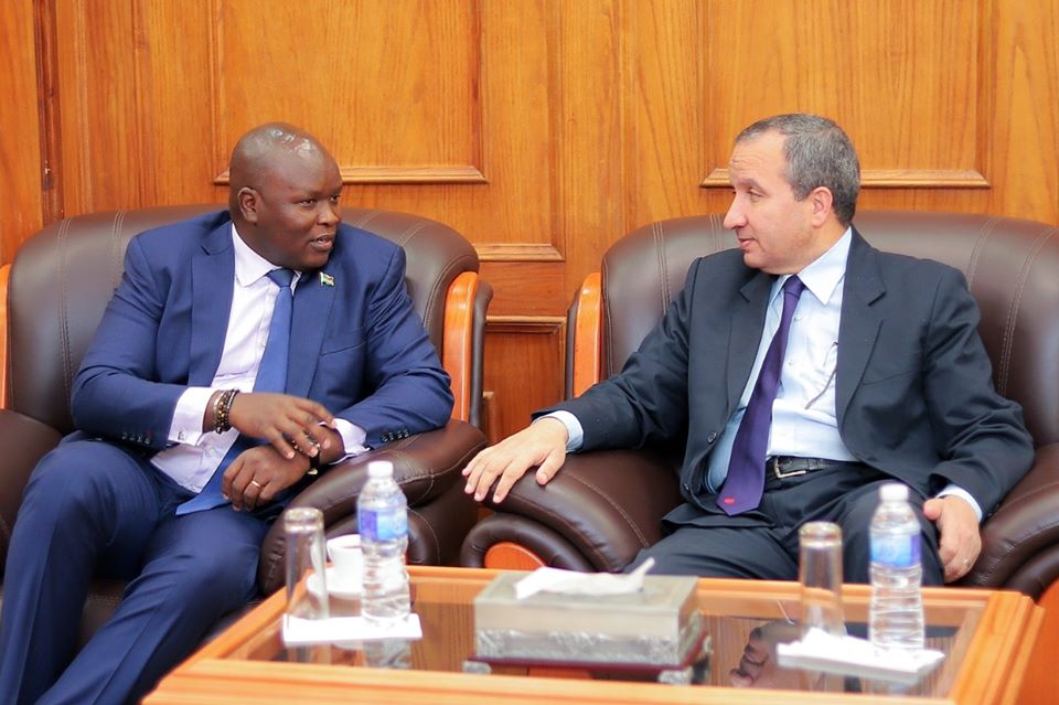   رئيس جامعة السويس يستقبل سفير دولة السودان