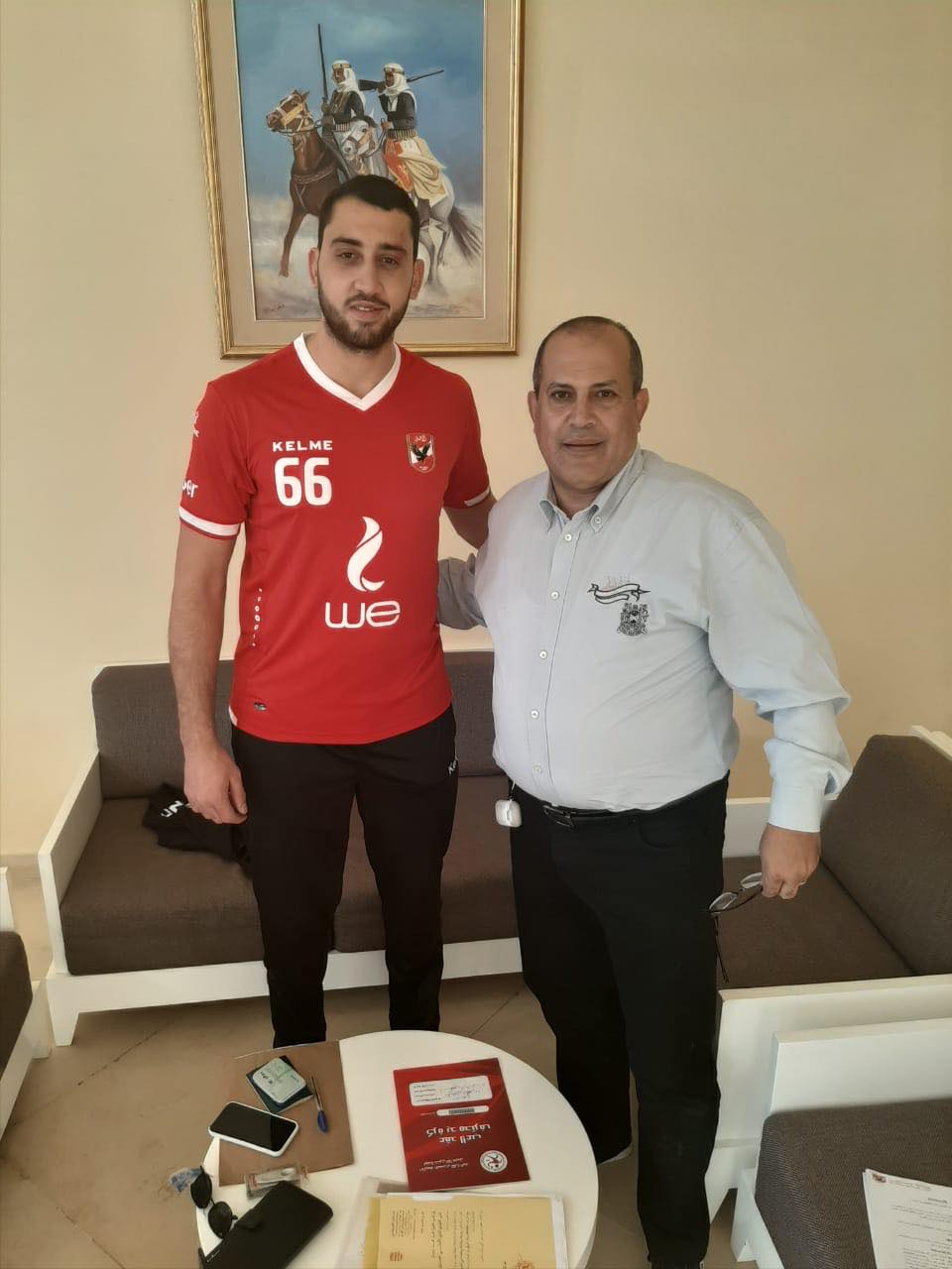   بالصور|| الأهلي يتعاقد مع التونسي إسكندر زايد لدعم فريق اليد