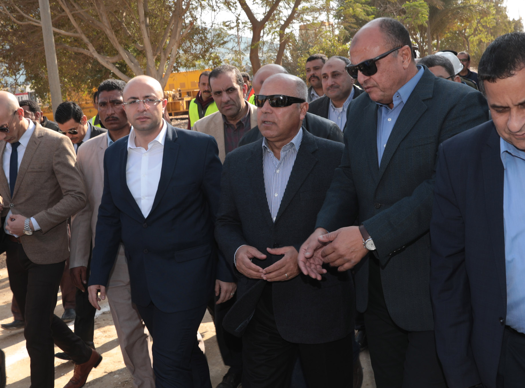   وزير النقل ومحافظ بني سويف يتابعان سير أعمال التطوير بورش السكة الحديد بكوم ابو راضي