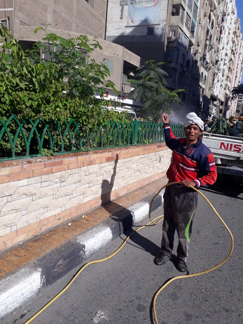   حملة نظافة وتطوير ورفع كفاءة عدد من الشوارع بحي شرق مدينة أسيوط